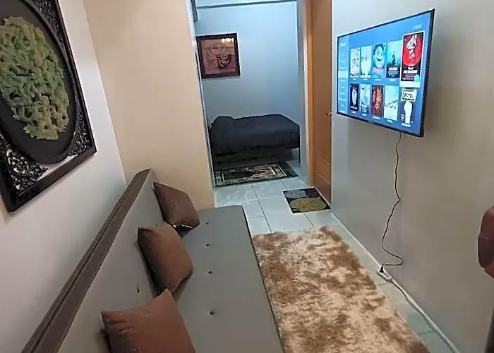 Hotel Gina's Bakasyon De Storge Manille